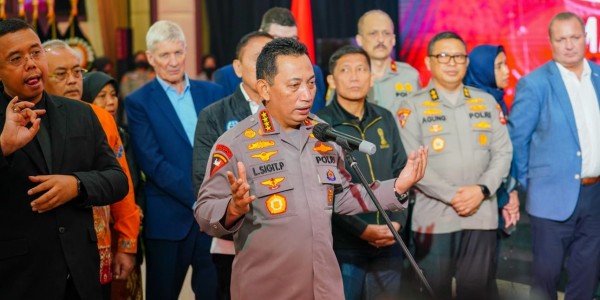 Kapolri Berkomitmen Perbaiki Manajemen Kompetisi Sepak Bola