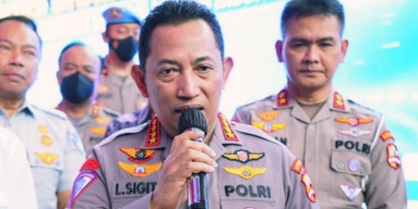 Pengajar asal Inggris Sebut Kapolri Serius Perbaiki Sepak Bola Indonesia