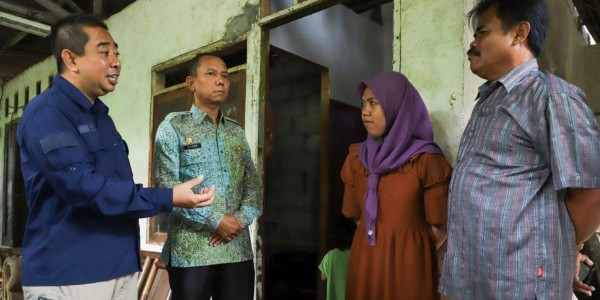 Kolaborasi dengan Dinsos, Disperkimtan Bantu Rutilahu Warga Miskin Ekstrem