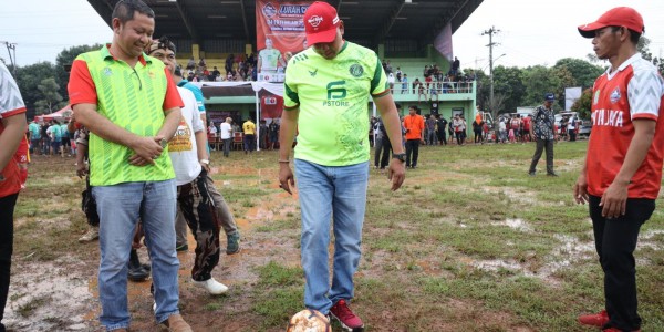 Buka Kompetisi Lurah Cup, Ini Pesan Tri Adhianto