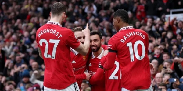 Manchester United Libas Crystal Palace Dengan Sepuluh Pemain