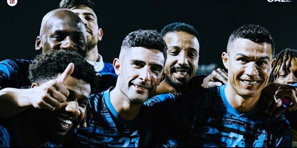 Cristiano Ronaldo Terharu Saat Rekannya beri Kejutan 