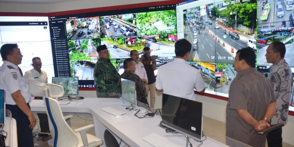 Bahas Pengelolaan Retribusi Berbasis Elektronik, DPRD Solok Temui Kadishub Bekasi