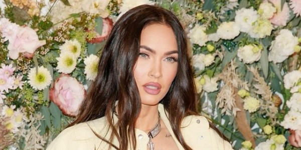 Megan Fox Beri Isyarat di Instagram Soal Hubungan dengan Kekasihnya