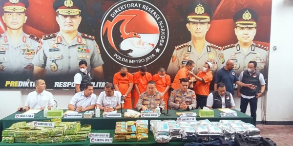 Disamarkan dalam Paket Berisi Jeruk dan Alpukat, Polisi Sita 109,9 Kg Sabu