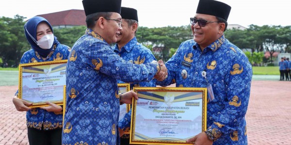 Camat Cibitung Raih Penghargaan Pemkab Bekasi Atas Tugas dan Pengabdiannya