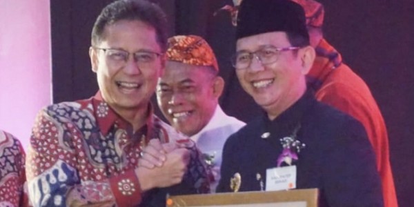 Kabupaten Bekasi Terima Sertifikat Bebas Eliminasi Filariasis dari Kemenkes