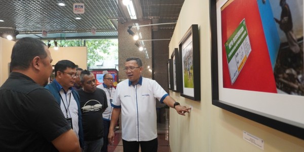 Dirut BTN Kunjungi Pameran Foto Anugerah Jurnalistik Bank BTN