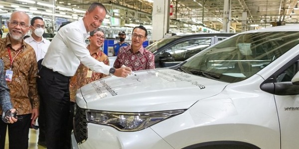Kinerja Industri Otomotif Semakin Ngebut, Pasar Ekspor Terus Direbut