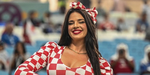Tarian Panas Ivana Knoll Hebohkan Medsos