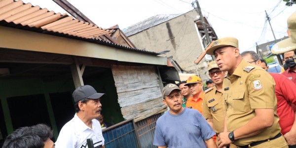 Satu Rumah Jatibening Baru Rusak Berat Dihantam Puting Beliung