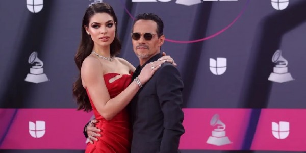 Marc Anthony Bawa Nadia Ferrera yang Hamil dan Bayinya ke Karpet Merah