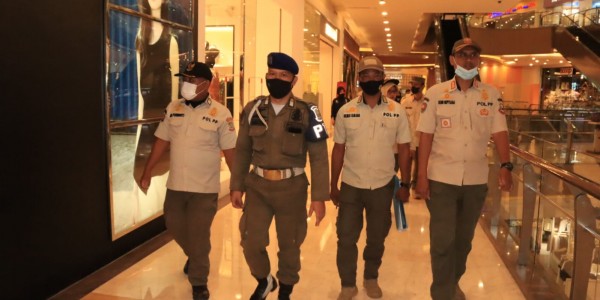 Lagi Jam Kerja, Satpol PP Ciduk PNS Kota dan Kabupaten Bekasi Keluyuran di Mall