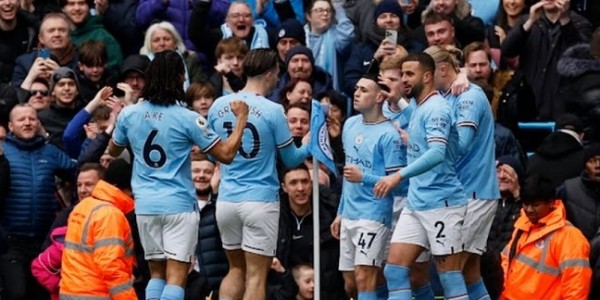 Kalahkan Newcaslte, Manchester City terus tempel Arsenal