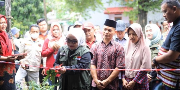 Terima Manfaat Rutilahu, Warga Bojong Menteng Sumringah Dapat Bantuan 