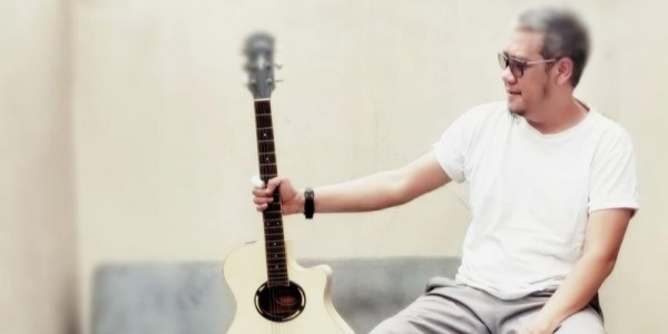 RAF,  Jurnalis Gebrak Musik Indonesia Lewat Single Album Kisah Lama