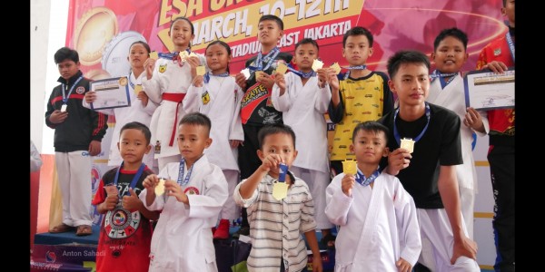 Karateka Muratara Raih 19 Emas di Kejuaraan Karate Tingkat Internasional Esa Unggul Cup
