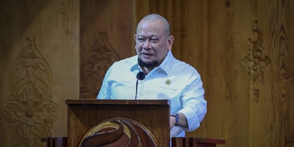 LaNyalla Minta 5 Siswa Berprestasi Internasional Asal MI Surabaya Diberi Wadah Kreativitas