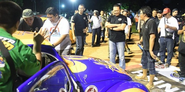 Bamsoet Buka 'Jakarta Auto Classic Meet Up 2023' di Lapangan Banteng