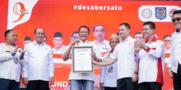Ketua MPR RI Pecahkan Rekor MURI Penyelenggaraan Sosialisasi Empat Pilar MPR RI dengan Peserta Kepala Desa, Badan Permusyawaratan Desa dan Perangkat Desa Terbanyak