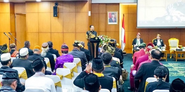 Buka Musyawarah Adat Nasional LEMTARI, Ketua MPR RI Dorong Penguatan Masyarakat Hukum Adat