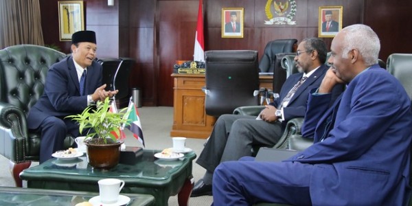 Terima Kunjungan Dubes Sudan, HNW: Hubungan Indonesia dan Sudan Harus Lebih Ditingkatkan Lagi