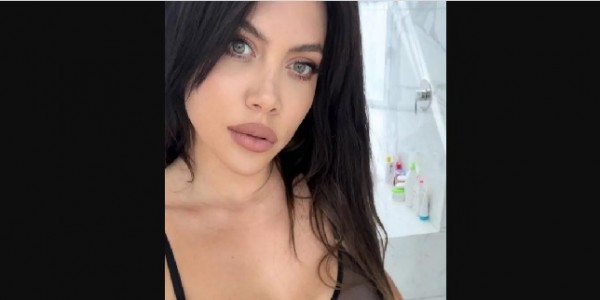 Wanda Nara Unggah Foto Syurnya dengan Menutupi Putingnya Menggunakan Emoji Kue