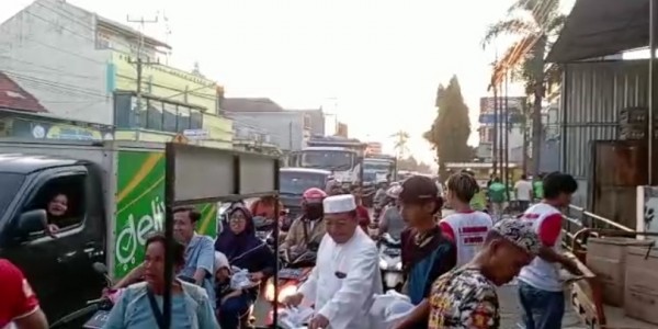 Berbagi Takjil Kala Ramadhan, Abdul Wachid: Kita Membantu Meringankan Beban Masyarakat