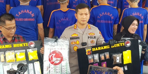 Kapolres Karawang Pimpin Pengungkapan Kasus Peredaran Narkotika Selama Maret 2023