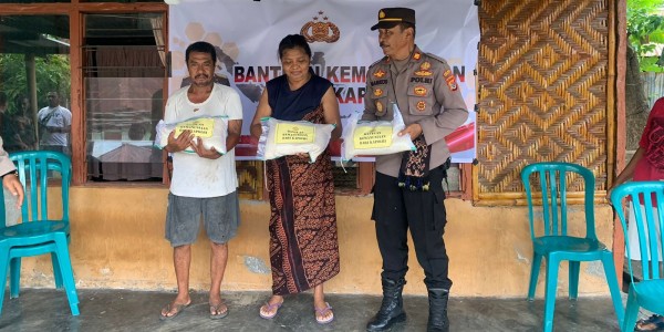 Fluktuatifnya Harga Sembako Saat Ramadan, Kapolri Distribusikan 50 Ton Beras ke NTT