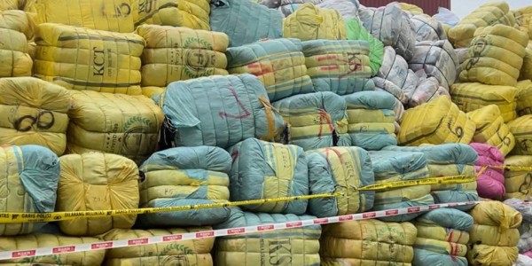 Impor Pakaian Bekas Capai Rp 100 Triliun, Teten: Harus Diberantas!