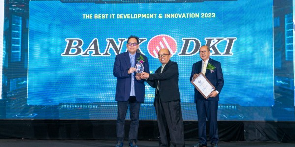 Konsisten Mendorong Inovasi Digital, Bank DKI Raih Empat Penghargaan Digitech Award 2023