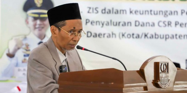 Sambut Lebaran, Baznas Bekasi Ajak 100 Anak Yatim Pilih Baju di Mal