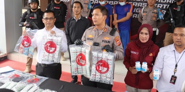 Timsus Sanggabuana Polres Karawang Bekuk 2 Pengedar Obat Terlarang Asal Aceh