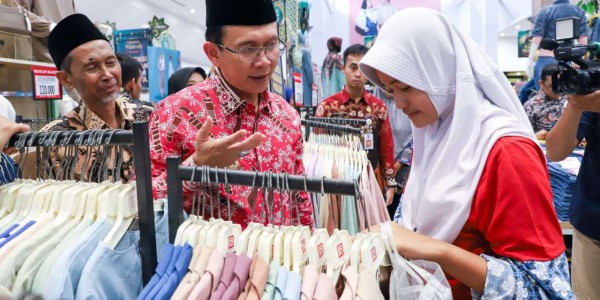 Pertama di Indonesia, Baznas Bekasi Lepas Ratusan Anak Yatim di Mal