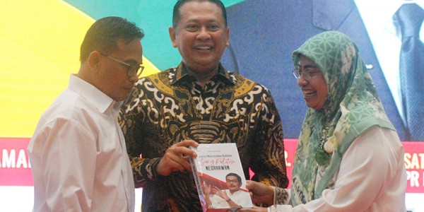 Peluncuran Buku "Ferry Mursyidan Baldan Sang Politisi Negarawan"