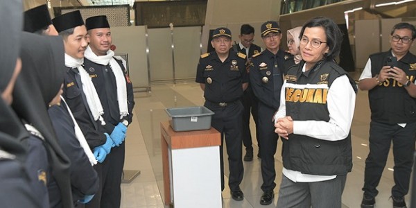 Sambut Mudik Lebaran, Sri Mulyani Tinjau Kesiapan Layanan Bea dan Cukai di Bandara Soekarno-Hatta