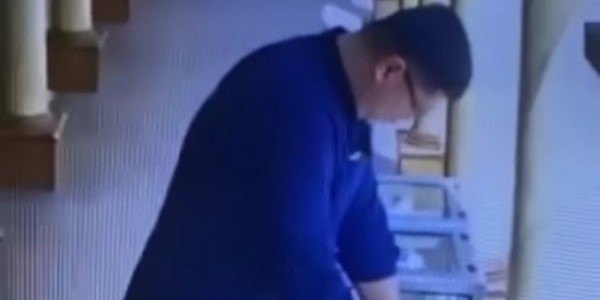 Pelaku Penempelan Stiker QRIS Palsu di Kotak Amal Masjid Ditangkap Polisi