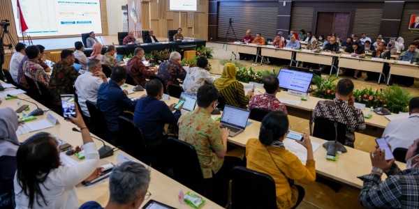Menkop Perkuat Sinergi Percepat Sertifikasi Halal-NIB dan SNI Bagi UMKM