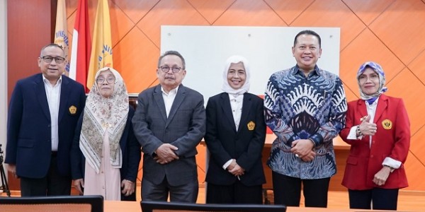 Uji Hasil Penelitian Disertasi Mahasiswa Doktor Hukum, Ketua MPR RI Tekankan Pentingnya Pembentukan Pengadilan Khusus Kesehatan