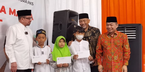 Majelis Dewan Syuro PKS Santuni Anak Yatim
