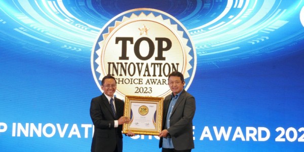 Inovasi Tarik Tunai Tanpa Kartu JakOne Mobile Bank DKI  Raih Top Innovation Choice Award 2023