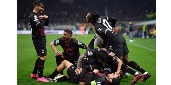 Tahan Imbang Napoli di Leg ke dua, AC Milan ke Semi Final Liga Champions 