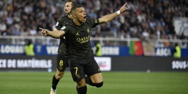 Kalahkan Auxerre 2-1, PSG Selangkah Lagi Raih Gelar Juara