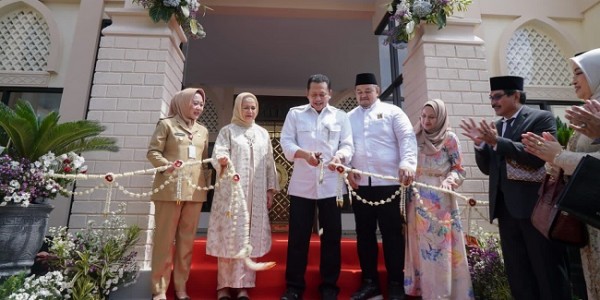 Ketua MPR RI Resmikan Masjid Harfin Baitus Salam Universitas Perwira Purbalingga