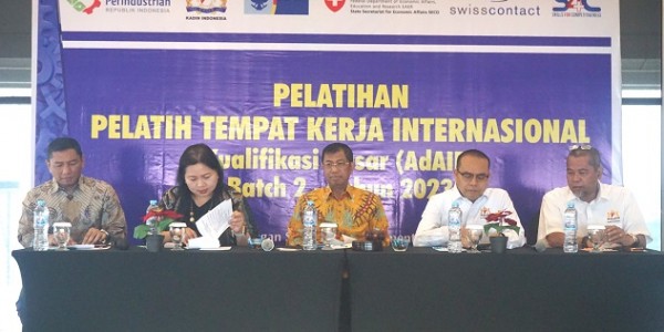 Kemenperin Cetak Pelatih Tempat Kerja Kompeten Tingkat Internasional