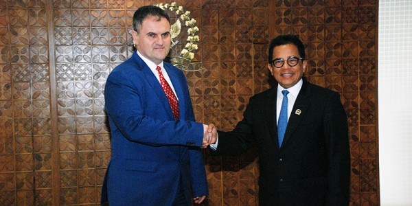 Sekjen DPR RI Sambut Dubes Rumania