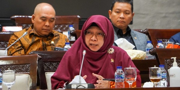 Aleg PKS Minta OJK Implementasikan Komite Pengembangan Keuangan Syariah