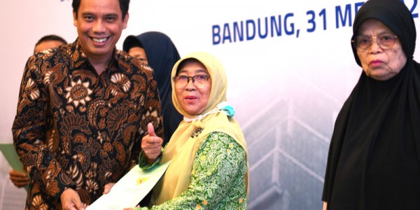 Masyarakat Terima Sertifikat, Ini Bukti Komitmen BTN