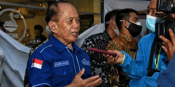 Syarief Hasan: Pencabutan Moratorium Pinjol Harus Sejalan Dengan Edukasi, Pengawasan, dan Penindakan 